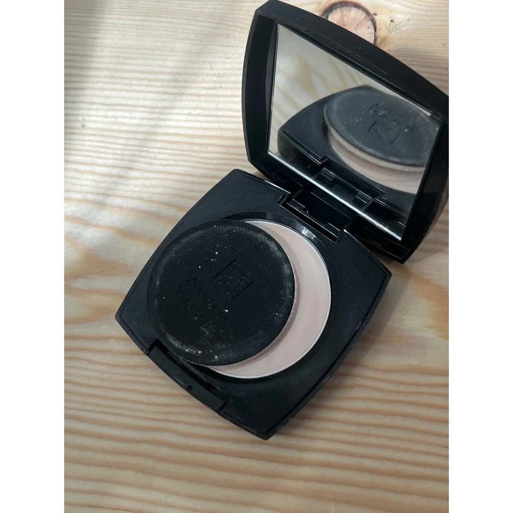 Avon True Color Flawless Mattifying Pressed Powder Translucent 0.4 oz F0377